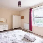 Park View House - Sleeps 6 度假居 *